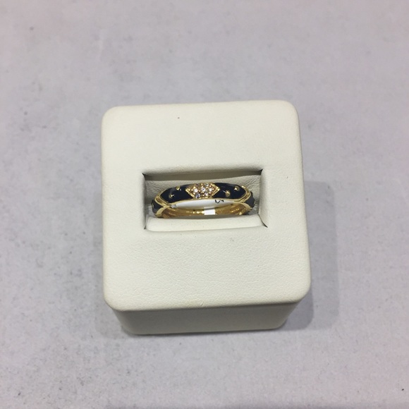 Authentic 18Kt Yellow Gold Diamond Hidalgo Ring - Picture 2 of 4